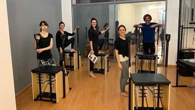 pilates10 silla - Quiero ser profesor de Pilates. ¿Por dónde empiezo?