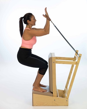 Anita Chair - Cómo hacer Knee Stretches sin reformer. Pincelada 24